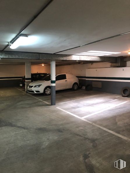 Local en venta en Zona Buena Vista, Carabanchel, Madrid, 28019 con coche, alumbrado, luz de estacionamiento automotriz, neumático, rueda, edificio, vehículo, iluminación automotriz, diseño automotriz y casa alrededor