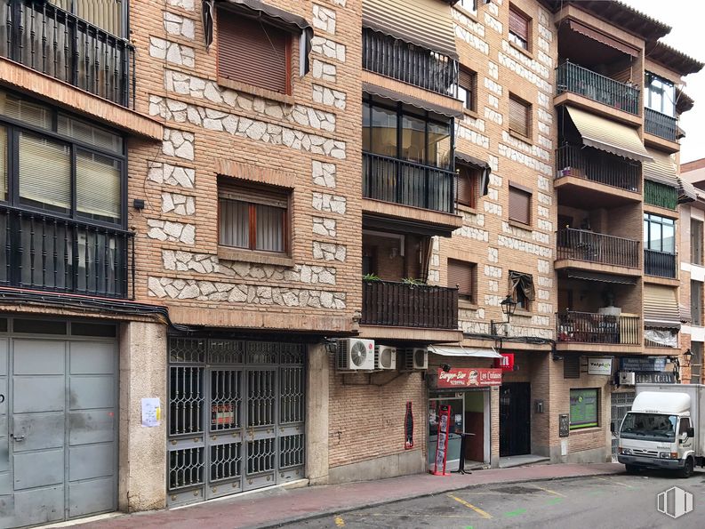 Local en venta en Calle Cristo Salud, 6, Valdemoro, Madrid, 29342 con ventana, puerta, camión, edificio, propiedad, vehículo, coche, diseño urbano, neumático y condominio alrededor