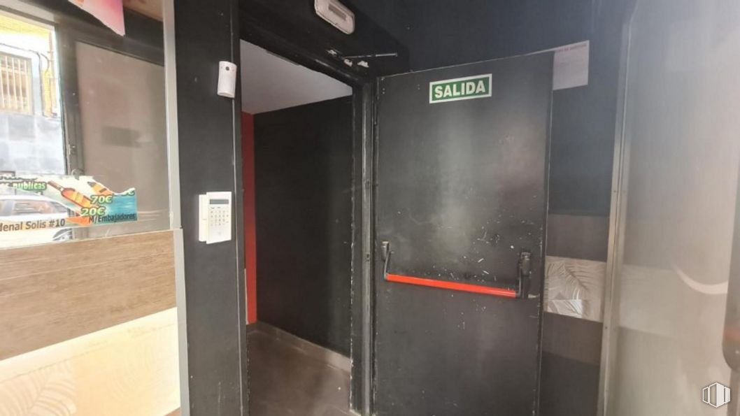 Local en venta en Calle Cardenal Solís, 10, Arganzuela, Madrid, 28012 con puerta, edificio, accesorio, suelo, piso, gas, vidrio, máquina, material compuesto y techo alrededor