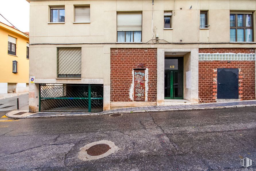 Local en venta en Calle Alvarfáñez de Minaya, 4, Guadalajara, 19001 con ventana, edificio, puerta, pared, fachada, calle, material compuesto, albañilería, ladrillo y hormigón alrededor