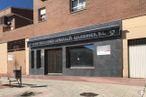 Retail for sale at Calle San Miguel, Azuqueca de Henares, Guadalajara, 19200 with window, building, furniture, fixture, sky, brick, wall, brickwork, shade and facade around