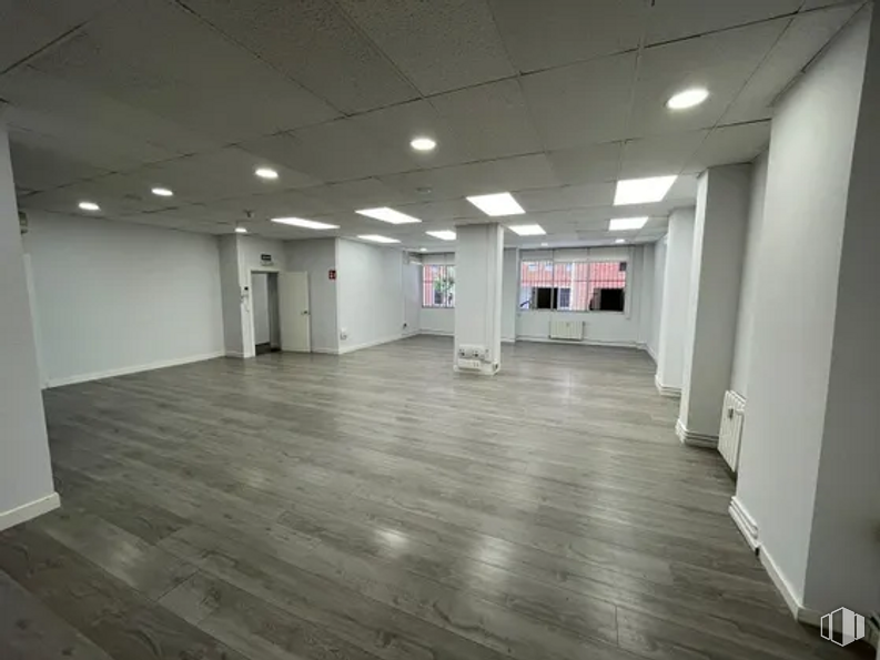 Oficina en venta en Zona Vallehermoso, Chamberí, Madrid, 28003 con accesorio, hall, interiorismo, suelos, madera, suelo, pared, propiedad material, edificio y techo alrededor