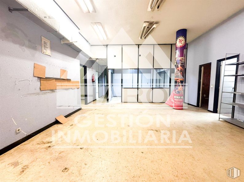 Local en alquiler y venta en Calle Jaén, 8, Tetuán, Madrid, 28020 con suelos, suelo, interiorismo, techo, hall, suelo de baldosas, transparencia, limpieza, acero y aluminio alrededor