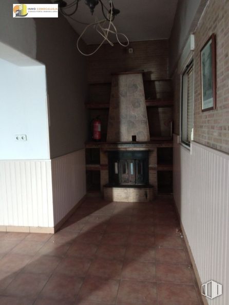 Retail for sale at Zona Serranillos del Valle, Serranillos del Valle, Madrid, 28979 with fireplace, lighting, window, building, flooring, interior design, fixture, floor, wood and house around