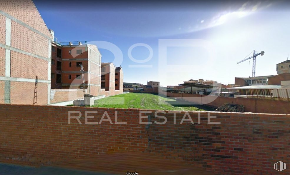 Land for sale at Calle Hurtada, Torrijos, Toledo, 45500 with building, sky, window, urban design, brickwork, brick, residential area, city, real estate and metropolitan area around