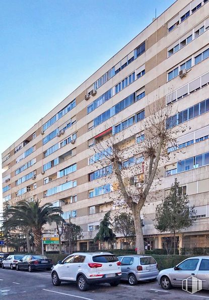 Local en venta en Calle Río Duero, Alcorcón, Madrid, 28923 con coche, edificio, barrio, apartamento, condominio, diseño urbano, edificio comercial, uso mixto, coche familiar y edificio de gran altura alrededor