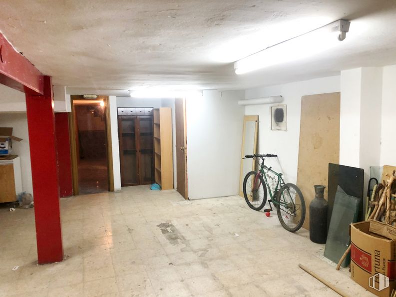 Local en venta en Calle Pablo Picasso, Coslada, Madrid, 28820 con neumático, bicicleta, alumbrado, rueda, rueda de bicicleta, edificio, neumático de bicicleta, vehículo, pavimentos y casa alrededor