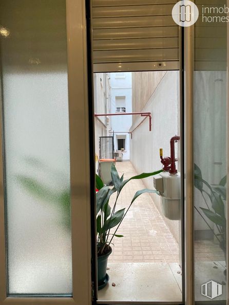 Oficina en venta en Calle General Díaz Porlier, Salamanca, Madrid, 28001 con planta, ventana, edificio, puerta, planta de interior, accesorio, maceta, madera, planta terrestre y puerta del vehículo alrededor