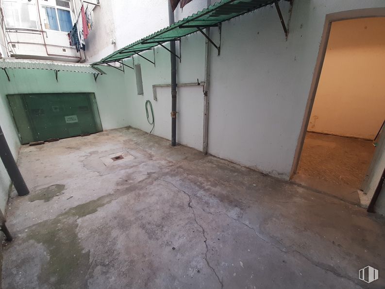 Local en venta en Calle Isidro Fernández, Fuencarral - El Pardo, Madrid, 28034 con madera, suelo, suelos, edificio, casa, accesorio, material compuesto, gas, hormigón y techo alrededor