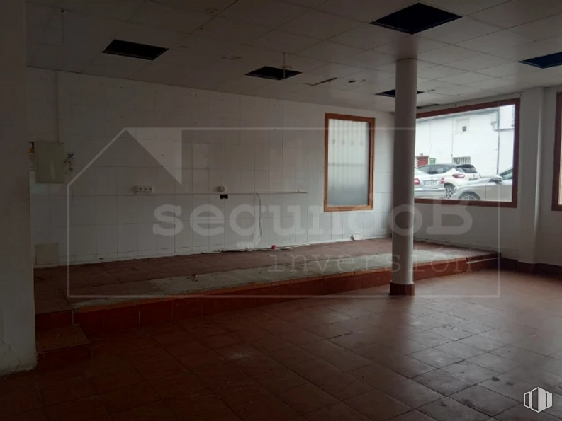 Local en venta en Calle San Roque, 1, Valdetorres de Jarama, Madrid, 28150 con ventana, accesorio, madera, suelo, suelos, edificio, tintes y matices, techo, vidrio y material compuesto alrededor