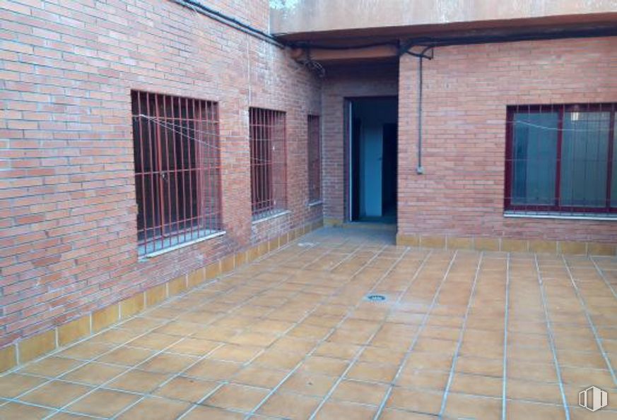 Oficina en venta en Calle Alfonso Gómez, 37, San Blas - Canillejas, Madrid, 28037 con ventana, edificio, enladrillado, accesorio, madera, ladrillo, superficie de la carretera, arquitectura, piso y material de construcción alrededor