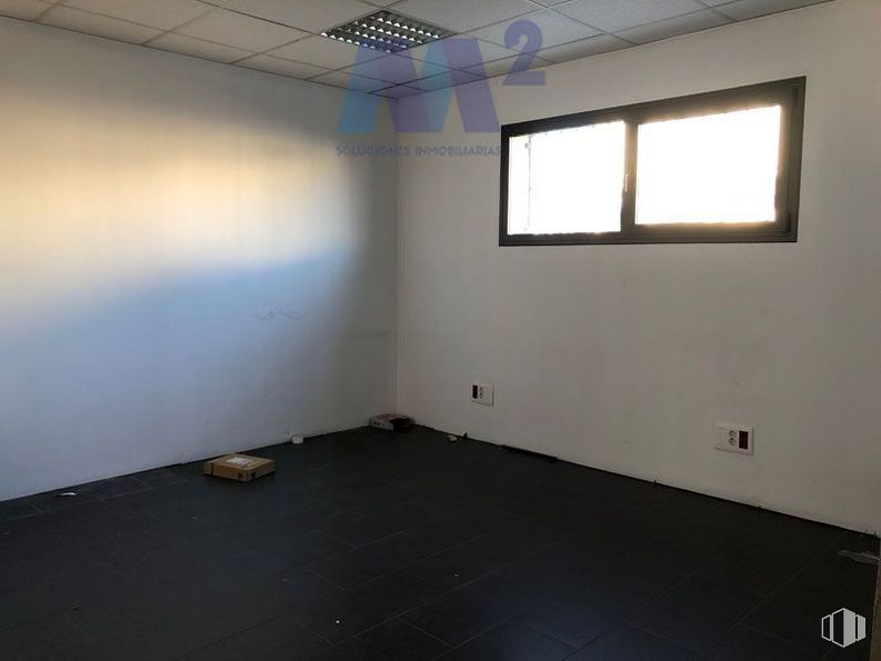 Nave en venta en Zona Móstoles, Móstoles, Madrid, 28936 con ventana, accesorio, alumbrado, suelo, madera, suelos, puerta, techo, edificio y sombra alrededor