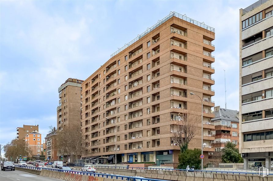 Local en alquiler en Zona Hispanoamérica, Chamartín, Madrid, 28016 con edificio, cielo, nube, ventana, infraestructura, bloque de pisos, diseño urbano, casa, condominio y zona residencial alrededor