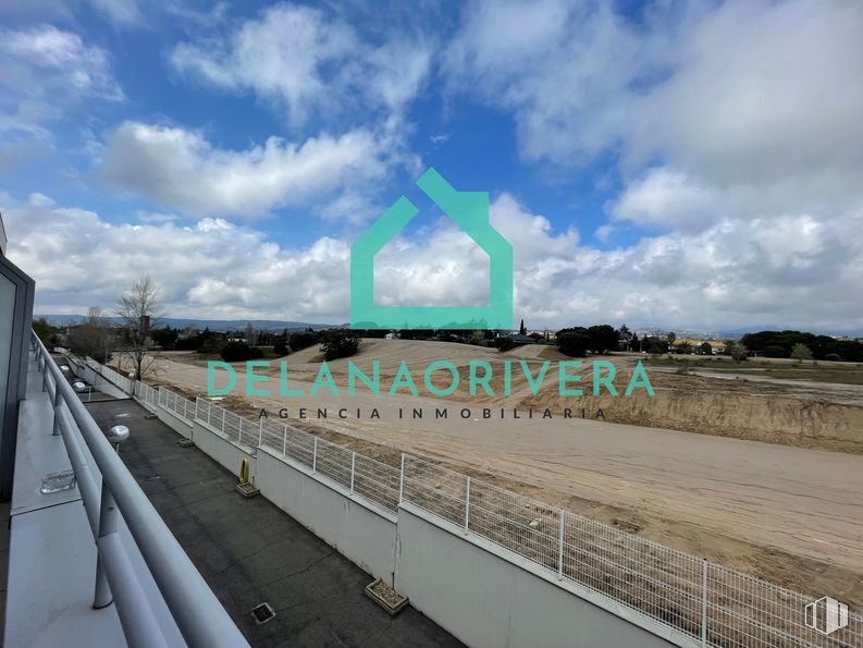 Oficina en venta en Calle Perú, Las Rozas de Madrid, Madrid, 28290 con nube, cielo, superficie de carretera, asfalto, diseño urbano, vía pública, carretera, puente, valla y cúmulo alrededor