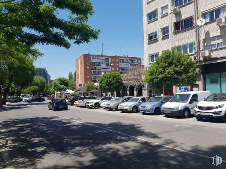 Local en venta en Calle Las Palmas, Móstoles, Madrid, 28938 con camioneta, coche, edificio, ventana, rueda, cielo, vehículo terrestre, luz de estacionamiento, neumático y vehículo alrededor