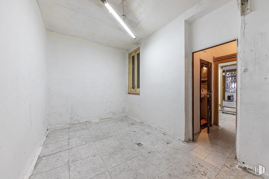 Local en venta en Calle Galileo, Chamberí, Madrid, 28015 con lámpara, edificio, accesorio, madera, arquitectura, interiorismo, suelo, suelos, hall y techo alrededor