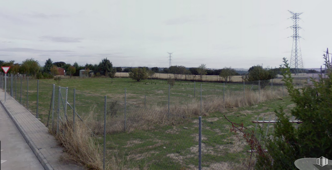 Land for sale at Calle Amarillo Jazmín, 99, El Casar, Guadalajara, 19170 with plant, sky, train, cloud, land lot, fence, tree, grass, grassland and landscape around