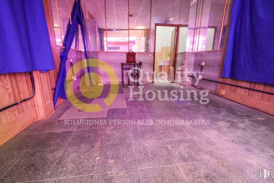 Local en venta en Zona Pueblo, Pozuelo de Alarcón, Madrid, 28223 con púrpura, edificio, violeta, suelo, madera, piso, fuente, cortina, magenta y casa alrededor