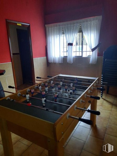 Retail for sale & for rent at Calle Santa Teresa, Gálvez, Toledo, 45164 with foosball table, furniture, wood, interior design, building, floor, audio equipment, flooring, house and gas around