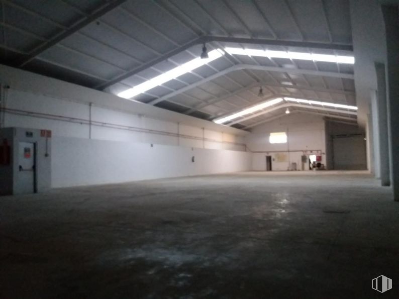 Nave en venta en Zona industrial Arganda, Arganda del Rey, Madrid, 28500 con suelo, suelos, hall, techo, material compuesto, asfalto, hormigón, aparcamiento, edificio y ciudad alrededor