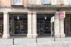 Retail for rent at Avenida Acueducto, Segovia, 40001 with window, building, facade, fixture, city, door, font, sidewalk, street and road around