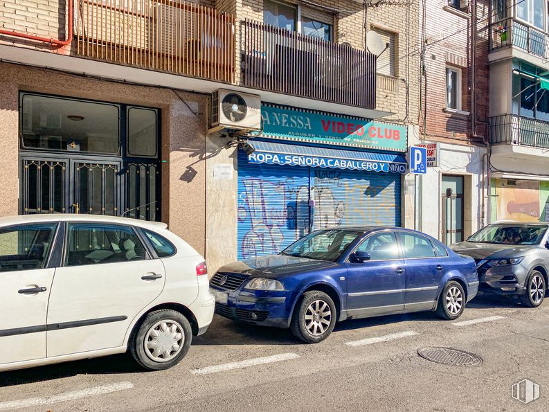 Local en venta en Calle San Silvestre, 4, Carabanchel, Madrid, 28019 con rueda, coche, ventana, neumático, luz de estacionamiento automotriz, vehículo terrestre, vehículo, edificio, infraestructura y azul alrededor