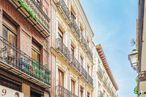 Retail for sale at Zona Lavapiés, Centro, Madrid, 28005 with building, property, sky, window, urban design, house, travel, neighbourhood, public space and residential area around