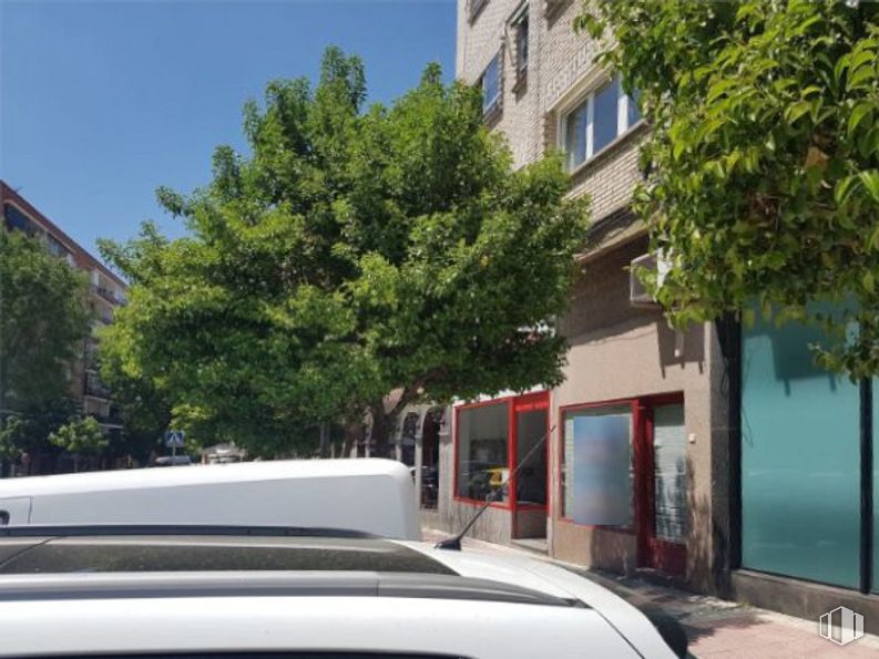 Local en venta en Calle Las Palmas, Móstoles, Madrid, 28938 con ventana, edificio, cielo, coche, vehículo, capó, vehículo de motor, árbol, diseño automovilístico y exterior del automóvil alrededor