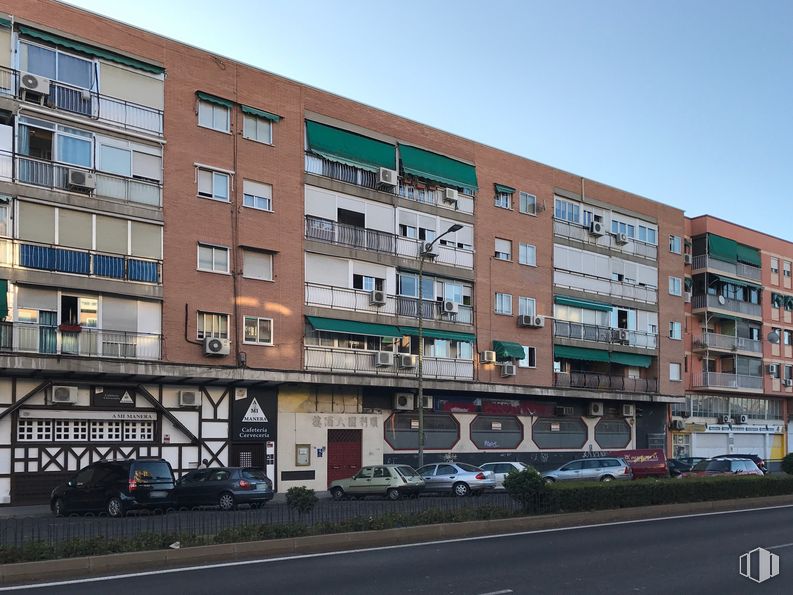 Local en venta en Ronda Poniente, 13, Torrejón de Ardoz, Madrid, 28850 con coche, edificio, cielo, ventana, vehículo, bloque de torre, diseño urbano, condominio, rueda y barrio alrededor