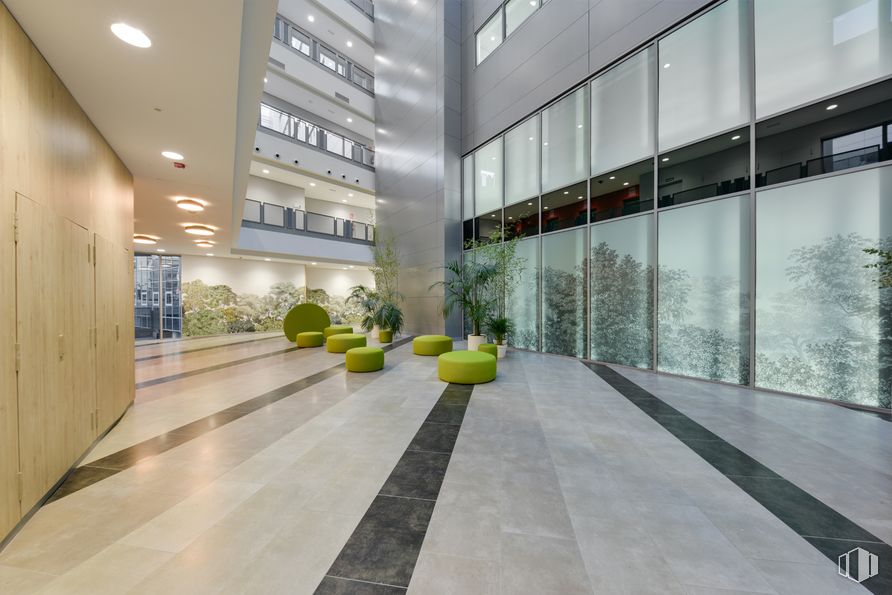 Oficina en alquiler en Edificio Square Garden, Calle Marie Curie, 9, Rivas-Vaciamadrid, Madrid, 28529 con propiedad, planta, edificio, diseño de interiores, condominio, diseño urbano, suelo, piso, bienes raíces y vidrio alrededor