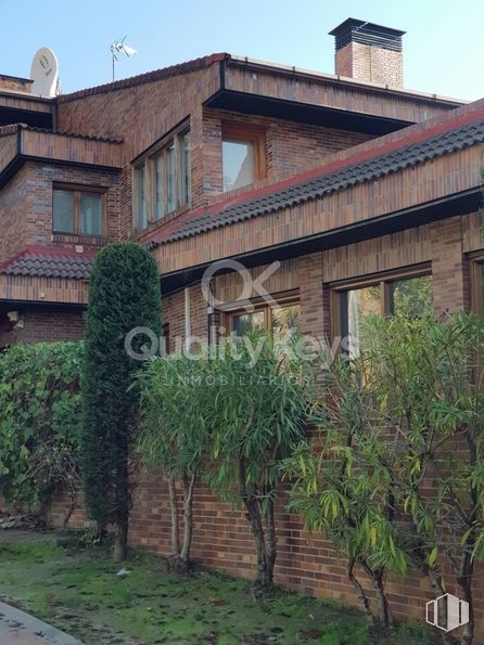 Oficina en venta en Avenida Cardenal Oria, Fuencarral - El Pardo, Madrid, 28035 con ventana, planta, tiempo de día, madera, césped, bienes raíces, enladrillado, barrio residencial, fachada y cobertura del suelo alrededor