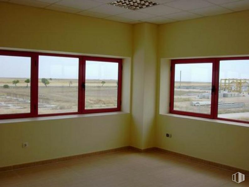 Industrial for sale at Carretera de Yepes a Ocaña, Ocaña, Toledo, 45300 with window, building, fixture, wood, shade, sky, interior design, architecture, floor and wall around