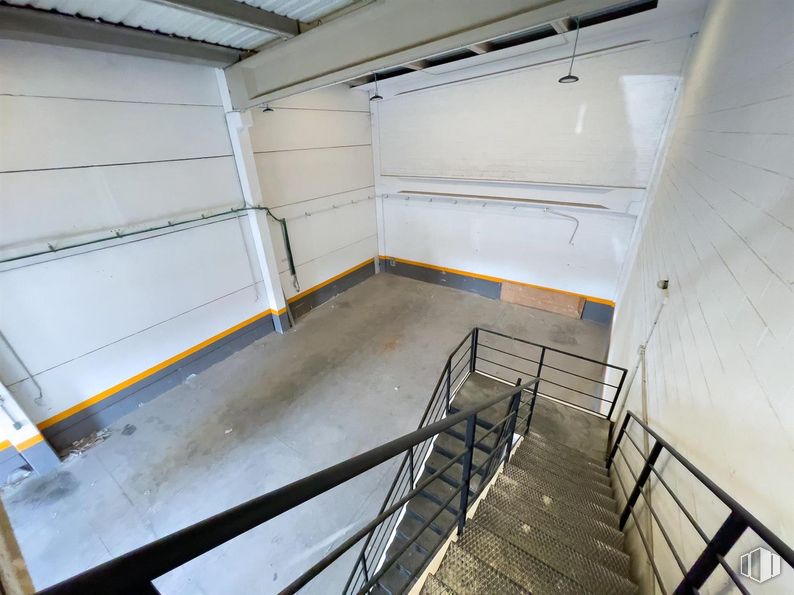 Nave en alquiler en Zona Getafe, Getafe, Madrid, 28906 con accesorio, suelo, material compuesto, suelos, gas, escaleras, simetría, en paralelo, madera y hormigón alrededor