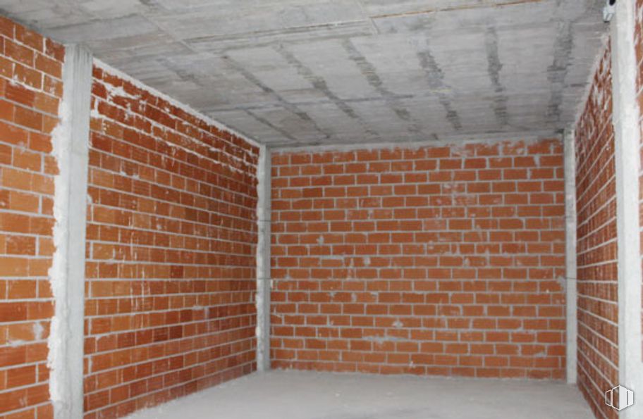 Retail for sale at Calle Virgen de la Vega, s/n, Cabanillas del Campo, Guadalajara, 19171 with window blind, shade, flooring, fixture, floor, rectangle, brick, brickwork, composite material and building material around