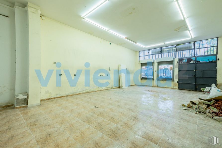 Local en venta en Calle Monseñor Oscar Romero, 68, Carabanchel, Madrid, 28025 con accesorio, suelo, suelos, hall, techo, madera, edificio, evento, hormigón y vidrio alrededor