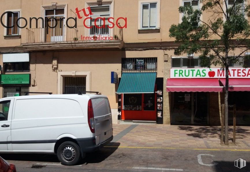 Local en venta en Zona José Zorrilla, Segovia, 40002 con rueda, camioneta, ventana, edificio, propiedad, neumático, vehículo, luz de estacionamiento automotriz, coche y vehículo motorizado alrededor