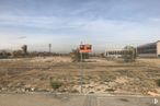 Land for sale at Calle Berzosa de Lozoya, 18, Villaverde, Madrid, 28021 with building, sky, cloud, plant, asphalt, road surface, plain, gas, landscape and traffic sign around