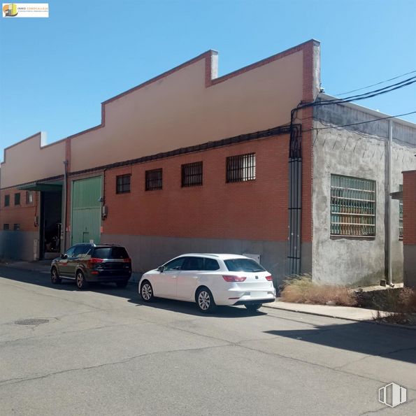 Nave en venta en Polígono Cobo Calleja, Fuenlabrada, Madrid, 28947 con coche, ventana, edificio, luz de estacionamiento, rueda, neumático, cielo, vehículo, propiedad y asfalto alrededor