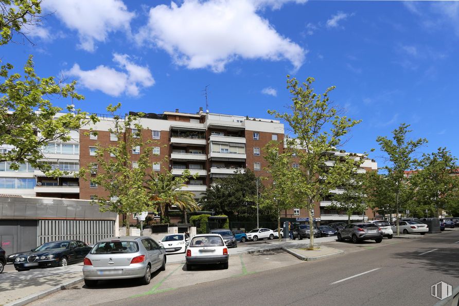 Local en alquiler y venta en Calle López Hoyos, 27, Chamartín, Madrid, 28006 con coche, edificio, nube, cielo, rueda, vehículo, árbol, diseño urbano, superficie de la carretera y neumático alrededor