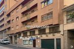 Retail for sale at Paseo San Roque, Ávila, 05003 with window, van, building, property, car, vehicle, architecture, urban design, condominium and house around