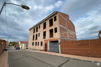 Land for sale at Calle San Miguel, 4, Camarena, Toledo, 45180 with lighting, building, sky, cloud, street light, road surface, wood, urban design, window and asphalt around