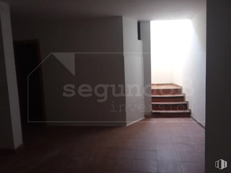 Local en venta en Calle San Roque, 1, Valdetorres de Jarama, Madrid, 28150 con edificio, madera, escaleras, suelos, suelo, rectángulo, madera dura, tintes y matices, accesorio y arte alrededor