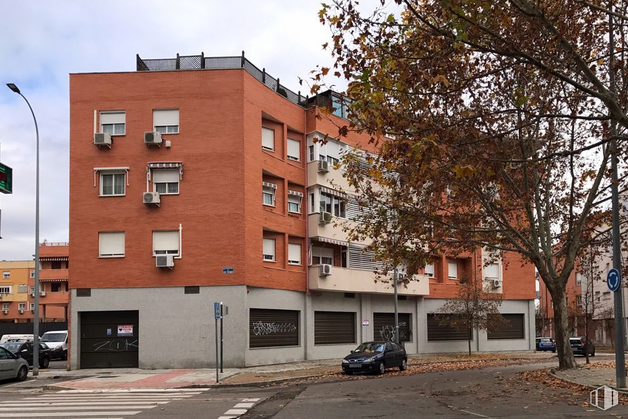 Local en venta en Calle Marte, 12, Torrejón de Ardoz, Madrid, 28850 con edificio, coche, rueda, ventana, cielo, planta, árbol, nube, infraestructura y vehículo alrededor