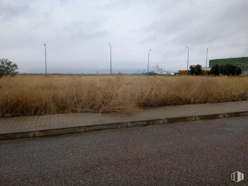 Land for sale at Polígono Industrial el Llano, 26, Villarrubia de Santiago, Toledo, 45360 with cloud, sky, plant, natural landscape, land lot, road surface, tree, asphalt, plain and thoroughfare around