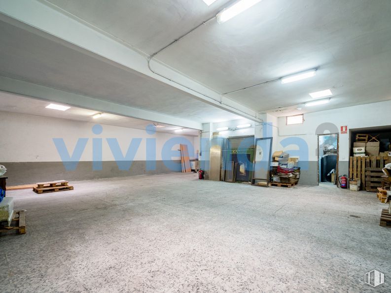 Local en venta en Calle Francisco del Pozo, Fuencarral - El Pardo, Madrid, 28034 con suelo, suelos, asfalto, gas, hall, ciudad, techo, hormigón, carretera y edificio alrededor