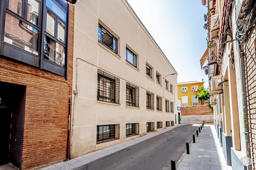 Oficina en venta en Calle Robledillo, 9, Chamberí, Madrid, 28003 con ventana, edificio, cielo, superficie de la carretera, diseño urbano, accesorio, condominio, zona residencial, inmobiliario y fachada alrededor