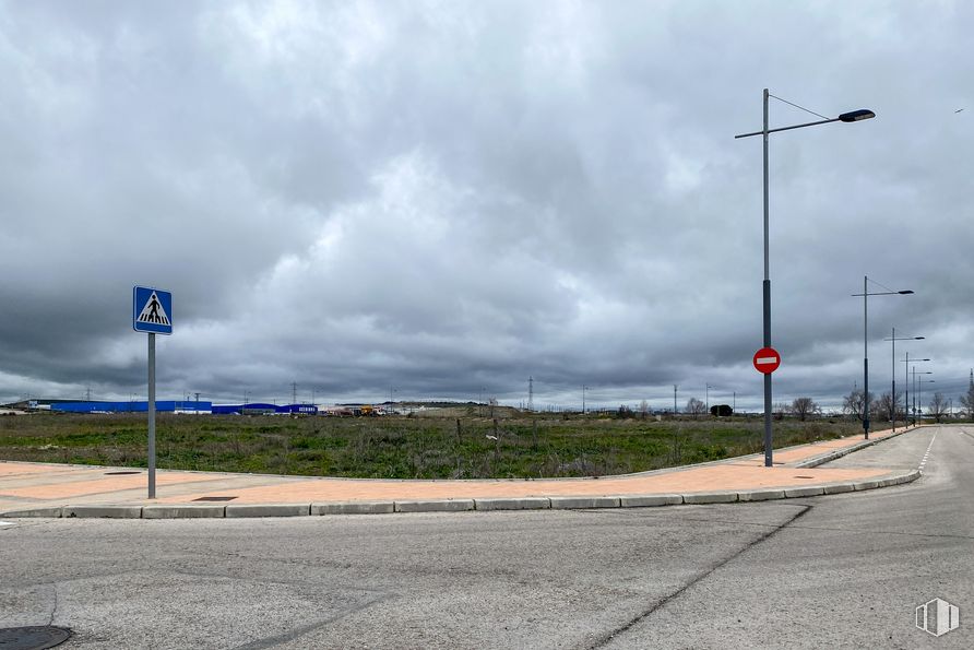 Suelo en venta en Polígono Industrial Pinto, Pinto, Madrid, 28320 con nube, cielo, luz de la calle, superficie de la carretera, asfalto, cúmulo, alquitrán, paisaje, carretera y horizonte alrededor