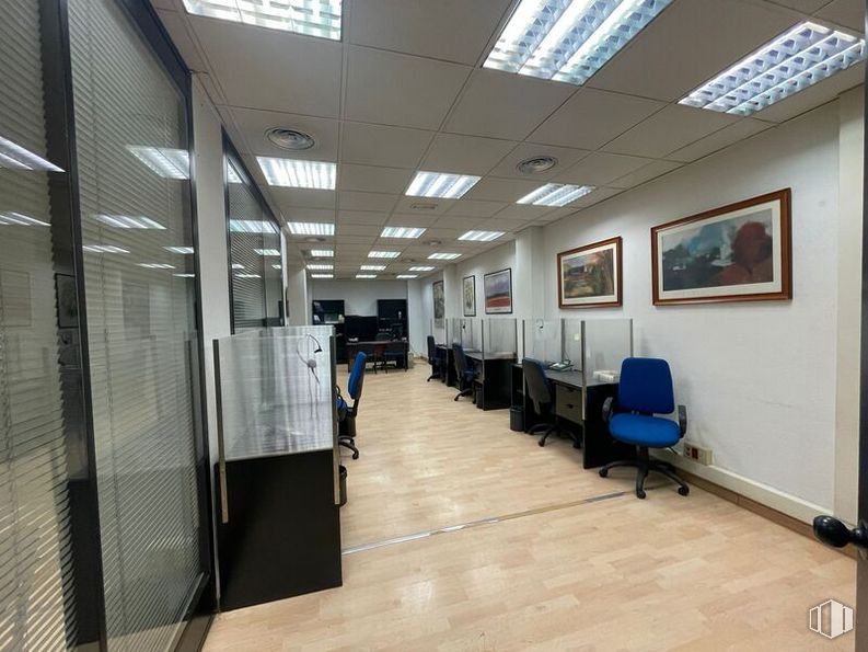 Oficina en venta en Zona Gaztambide, Chamberí, Madrid, 28015 con silla, marco, alumbrado, lámpara, interiorismo, accesorio, suelos, suelo, hall y techo alrededor