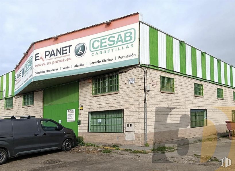 Industrial for rent at Calle Río Jarama, Toledo, 45006 with van, car, automotive parking light, tire, sky, wheel, window, motor vehicle, vehicle and building around