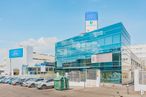 Office for rent at Calle Francisco Gervás, 4, Alcobendas, Madrid, 28100 with building, car, waste container, sky, property, tire, wheel, cloud, street light and urban design around